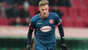 Als Torschützenkönig der zweiten Liga kam Ducksch für eine Rekordablöse aus Kiel und erhielt gleich einen Vierjahresvertrag. In der Bundesliga lief dann wenig zusammen, nach einem Jahr mit nur einem Tor wurde der Stürmer an Hannover 96 abgegeben.