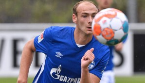 Henning Matriciani hat auf Schalke einen Profivertrag unterschrieben.