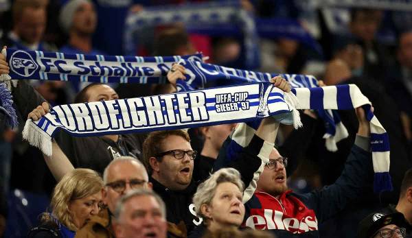 Fußball-Zweitligist Schalke 04 verzeichnet für das erste Halbjahr 2021 einen Fehlbetrag von 21 Millionen Euro.