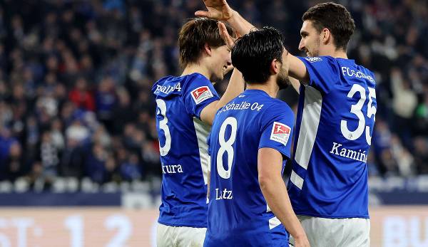 Schalke 04 ist an die Spitze der 2. Liga gesprungen.