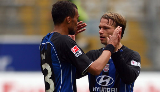 Frankfurts Emil Noll (links) erzielte den entscheidenen Treffer gegen St. Pauli