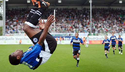 Bielefelds Chris Katongo erzielte gegen Energie Cottbus sein fünftes Saisontor