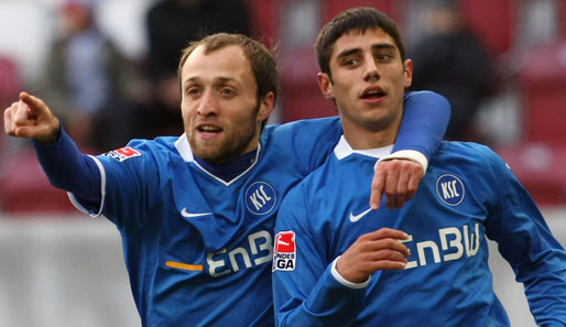 Alexandr Isahvili (l.) und Lars Stindl führten den Karlsruher SC in Fürth auf die Siegerstraße