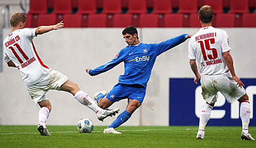 Der Karlsruher Lars Stindl ( Mitte) erzielte in der 10. Minute den Ausgleich gegen Augsburg
