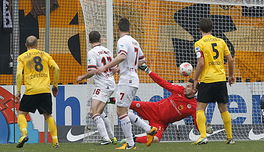 Dynamo Dresden holt einen 0:2-Rückstand auf und siegt durch den Treffer von Sebastian Schuppan
