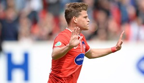 Florian Niederlechner erzielt das 3:0 gegen Sandhausen