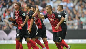 Die Freiburger feiern ihren Kantersieg gegen den SC Paderborn