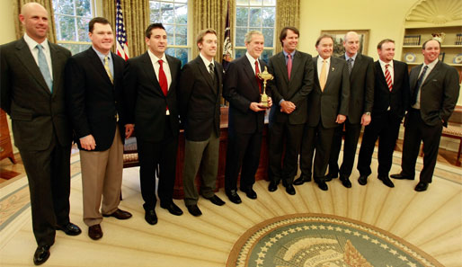 Präsident George W. Bush beim Empfang der Ryders-Cup-Gewinner 2008 im Oval Office