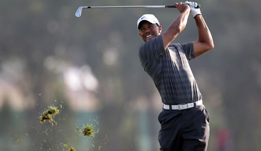 Tiger Woods übernahm die Führung beim Abu Dhabi Golf Championship