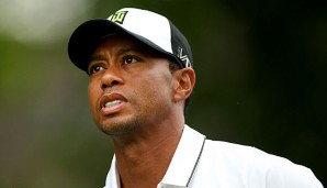 Tiger Woods bekommt kein Bein auf den Boden