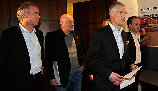 Uwe Schwenker (THW), Andreas Rudolph (HSV) und HBL-Präsident Reiner Witte nach der Sitzung