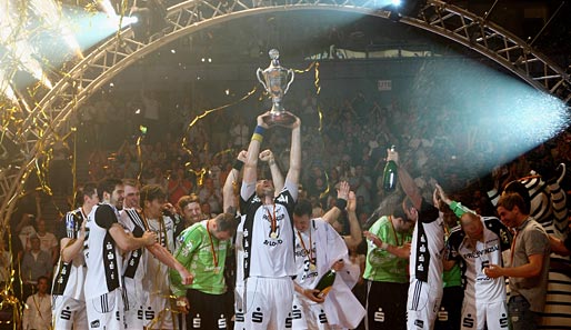 Der THW Kiel holte sich im Mai 2009 den Pokal im Finale gegen Gummersbach