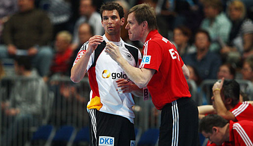Bundestrainer Martin Heuberger (r.) im Gespräch mit Adrian Pfahl (l.)
