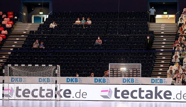 Bei den Heimspielen des deutschen Handball-Rekordmeisters THW Kiel gilt ab sofort wieder die Maskenpflicht.