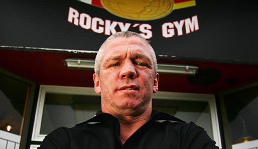 Graciano Rocchigiani veröffentlichte 2007 seine Autobiographie "Rocky - Meine 15 Runden"