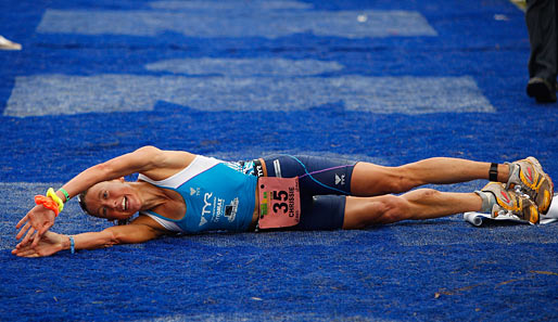 Chrissie Wellington rollte bei ihrem Ironman-Sieg im April 2009 die letzten Meter über die Linie