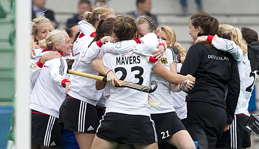 Die deutschen Hockey-Damen gewannen ihr erstes Spiel durch ein Eigentor der Schottinnen