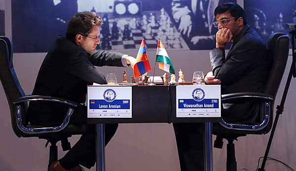 Viswanathan Anand (r.) war von 2007 bis 2013 Weltmeister