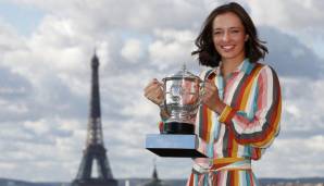Bei den Damen gab es dieses Kunststück übrigens schon stolze 91-mal, zuletzt bei den French Open 2020 von Iga Swiatek. Steffi Graf gewann fünf Grand Slams ohne Satzverlust, Serena Williams sogar sechs.