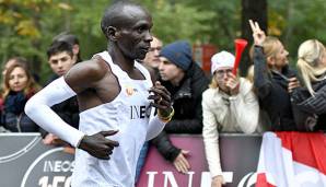 Weltrekordler Eliud Kipchoge hat als erster Mensch die Marathon-Distanz in weniger als zwei Stunden zurückgelegt.