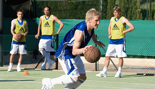 Wer hätte das gedacht: Bastian Schweinsteiger ist auch ein leidenschaftlicher Basketballer