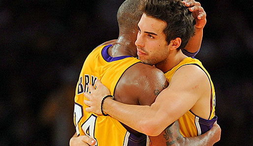 Sasha Vujacic (r.) und Kobe Bryant zu gemeinsamen Zeiten bei den Lakers