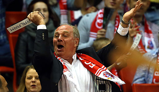 Bayern Präsident Uli Hoeneß ist immer wieder auch beim Basketball zu Gast