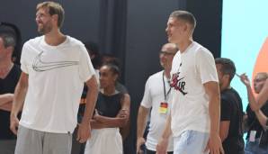 Moritz Wagner (r.) zusammen mit Dirk Nowitzki beim Nike Basketball Festival in Berlin.