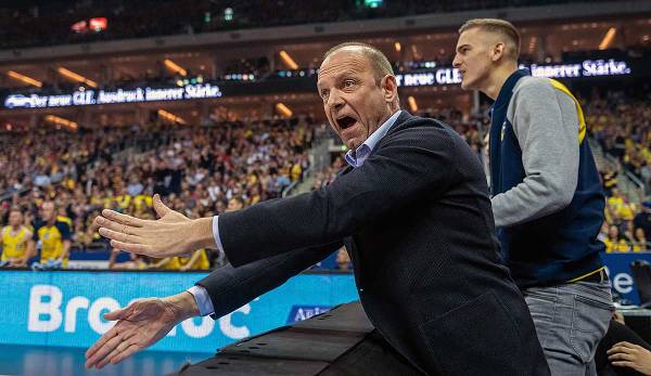 Geschäftsführer Marco Baldi vom neuen Basketballmeister Alba Berlin blickt mit Sorgen in die Zukunft.
