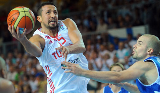 Hidayet Turkoglu (l.) bangt mit der Türkei um den Einzug in die Zwischenrunde der EuroBasket
