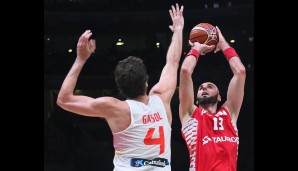Das NBA-Matchup zwischen Spaniens Pau Gasol und Polens Marcin Gortat hielt, was es versprach