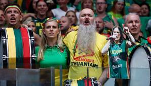 Farbenfroh geht es mal wieder zu an den vier Spielstätten der EuroBasket. Die litauische Gefahr ist zahlreich vertreten