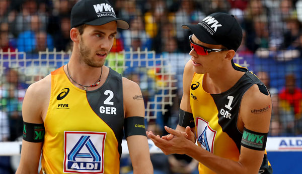 Julius Thole (r.) und Clemens Wickler haben bei der Beachvolleyball-WM das Finale verloren.