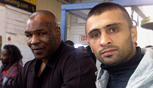"Mini-Tyson" Selcuk Aydin trifft den großen Iron Mike