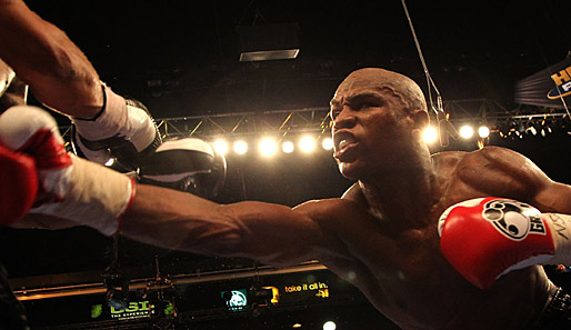 Der US-amerikanische Boxer Floyd Mayweather jr. hat Ärger mit den Behörden