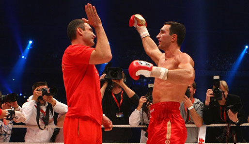 Wladimir (r.) und Witali Klitschko sind beide amtierende Weltmeister im Schwergewicht
