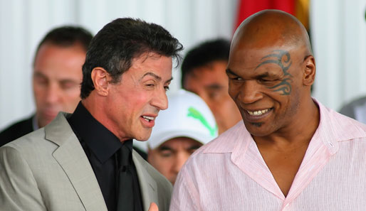 Mike Tyson (r.) neben Sylvester Stallone sieht Wladimir Klitschko im Vorteil gegen David Haye