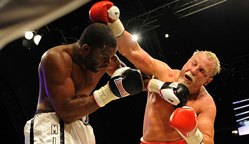 2011: Francois Botha (r.) im Kampf gegen Michael Grant