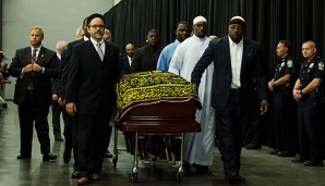 Tausende Menschen haben beim Trauerritual Janazah Abschied von Muhammad Ali genommen