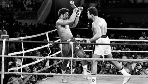 30. Oktober 1974: Foreman geht als großer Favorit in den "Rumble in the Jungle", hat seine letzten acht Gegner alle in den ersten zwei Runden K.o. geschlagen. Am Ende siegt jedoch Ali, von dem lange Zeit nichts zu sehen war, durch K.o. in der 8. Runde.