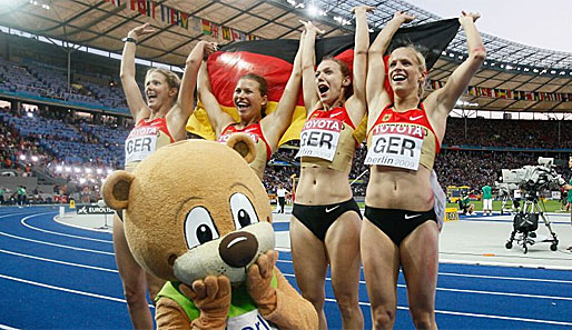 Die Damen-Sprint-Staffel und der nicht ganz heimliche WM-Star: Maskottchen Berlino