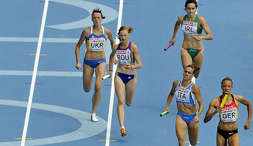 Jill Richards (r.) und die deutsche 4x400-m-Staffel der Frauen zogen sicher in den Endlauf ein