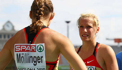 Verena Sailer (r.) und Anne Möllinger verpatzten den Staffel-Wechsel und schieden aus
