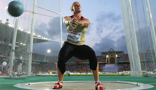 Betty Heidler übertraf in Halle den Weltrekord um über einen Meter