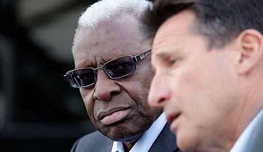 IAAF-Präsident Lamine Diack (l.) überraschte mit der Nominierung von Essar Gabriel