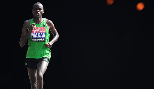 Vorjahressieger Patrick Makau hat den Berlin-Marathon in Weltrekordzeit gewonnen