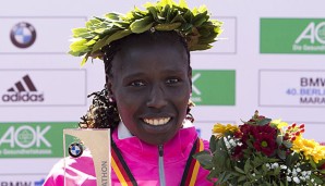Glückliche Siegerin: Die Kenianerin Kiplagat llief zum Weltrekord