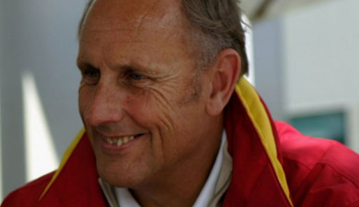 Hans-Joachim Stuck und sein Team gewinnen am Nürburgring