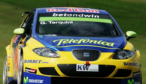 Gabriele Tarquini bangt nach einem Unfall um seinen Start in den abschließenden Rennen