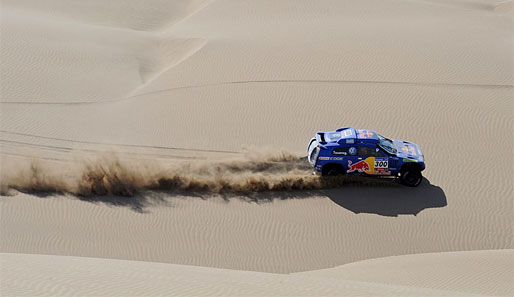 Das VW-Team hat bei der Dakar-Ralley einen Unfall unverletzt überstanden